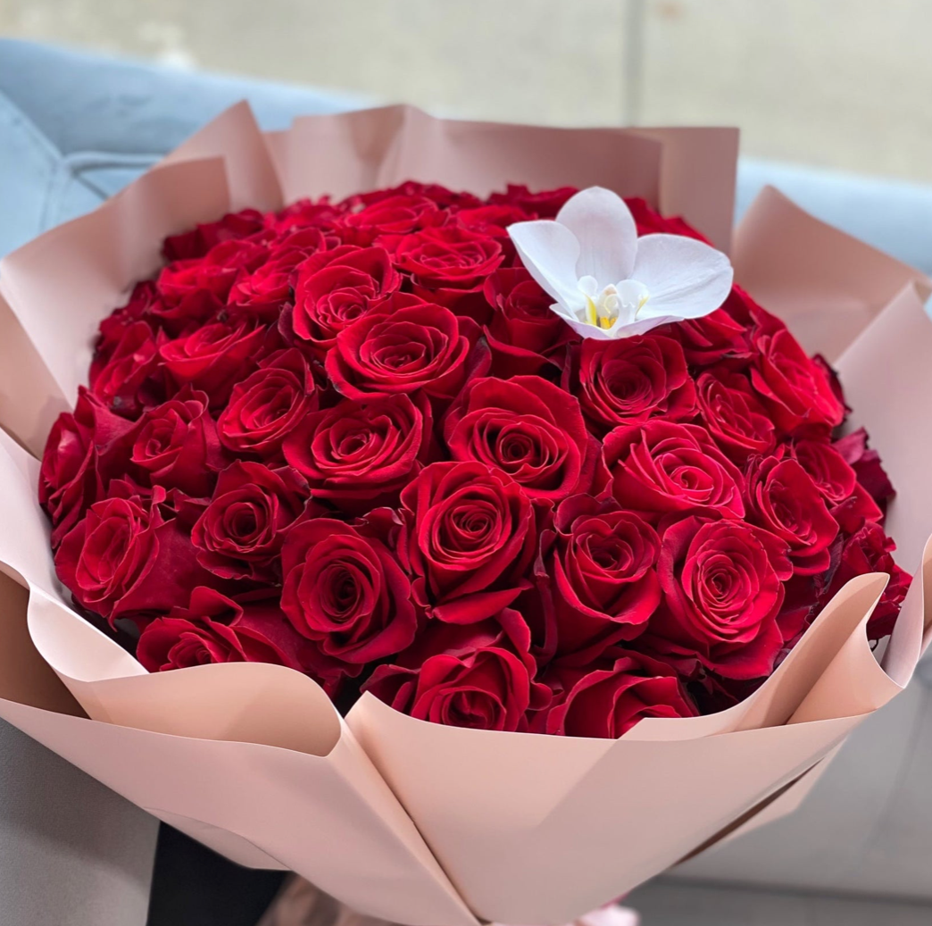 Elegance in Bloom: Bouquet of roses
